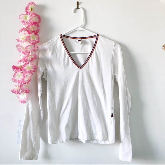 Tommy Hilfiger long sleeve V neck - Picture 2 of 5